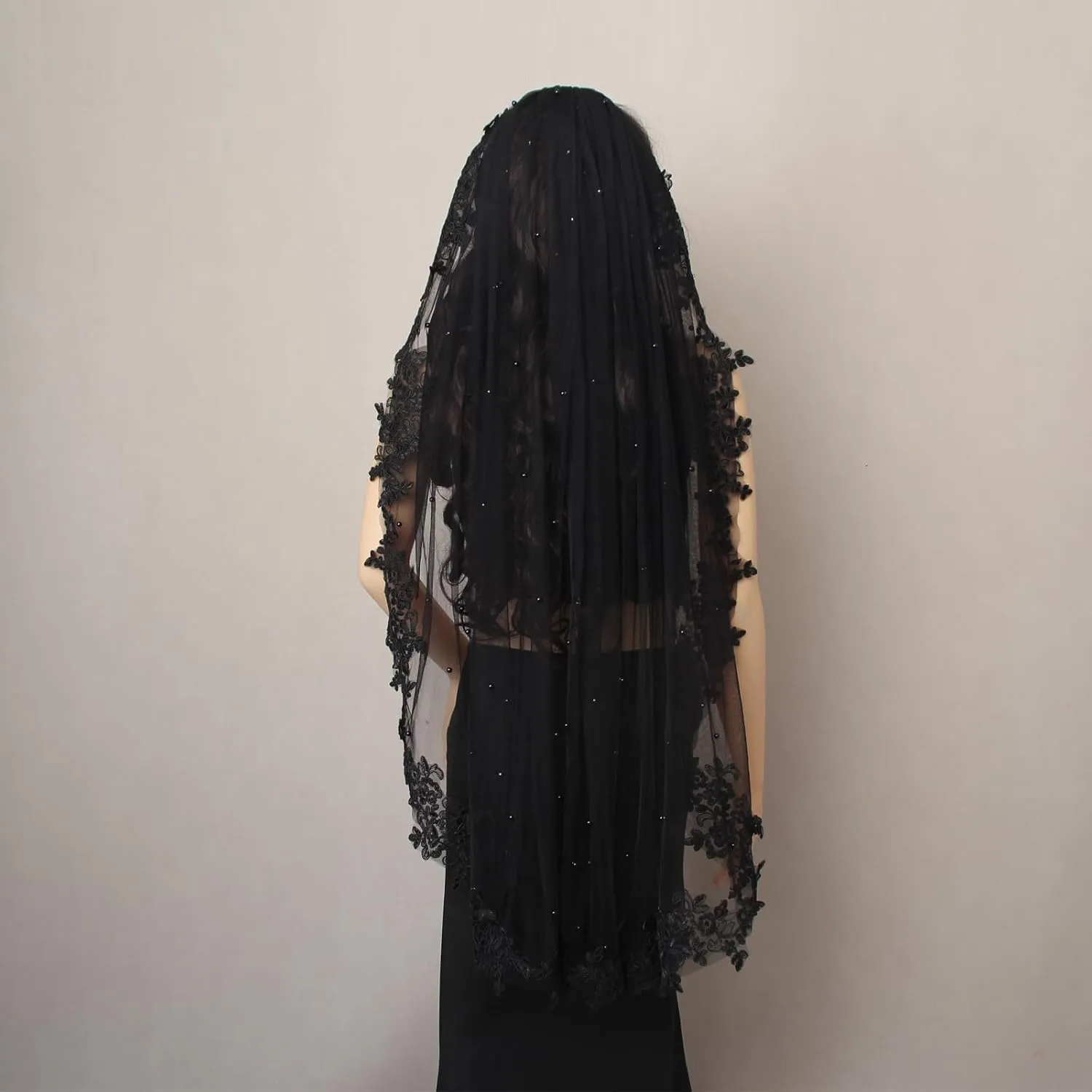 Bridal Veil Pearl Beaded Edge 1 Tier Fingertip Length Wedding Veil with Comb