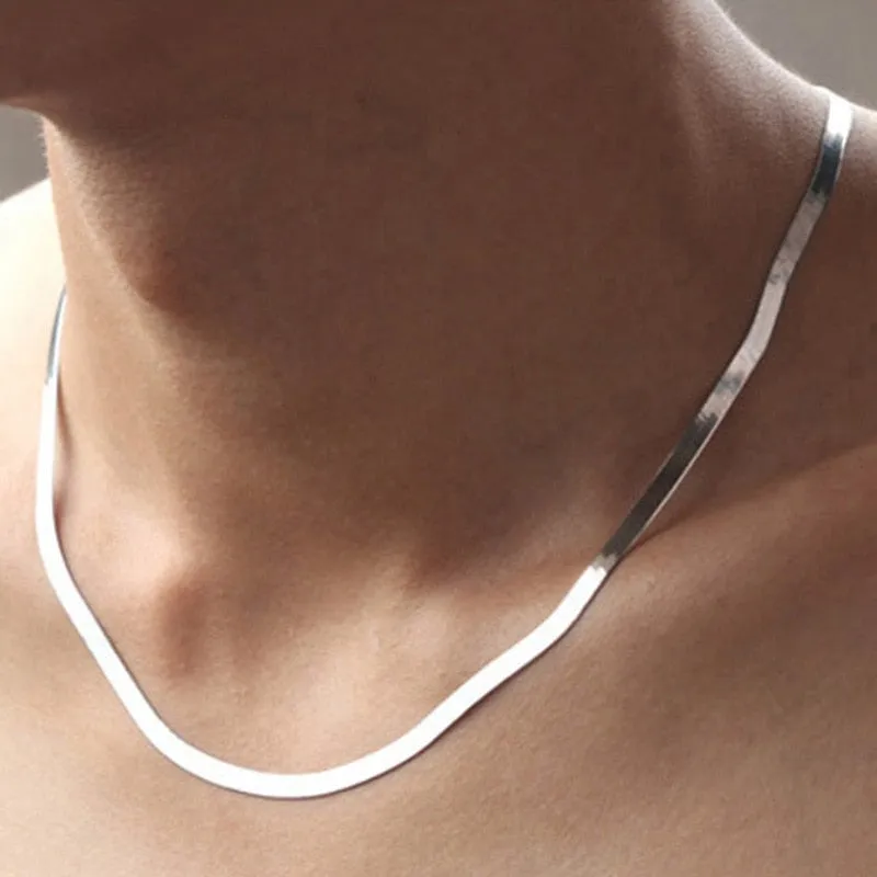 Fashion Jewelry Snake Chain Necklace for Women with Zircon in 925 Sterling Silver