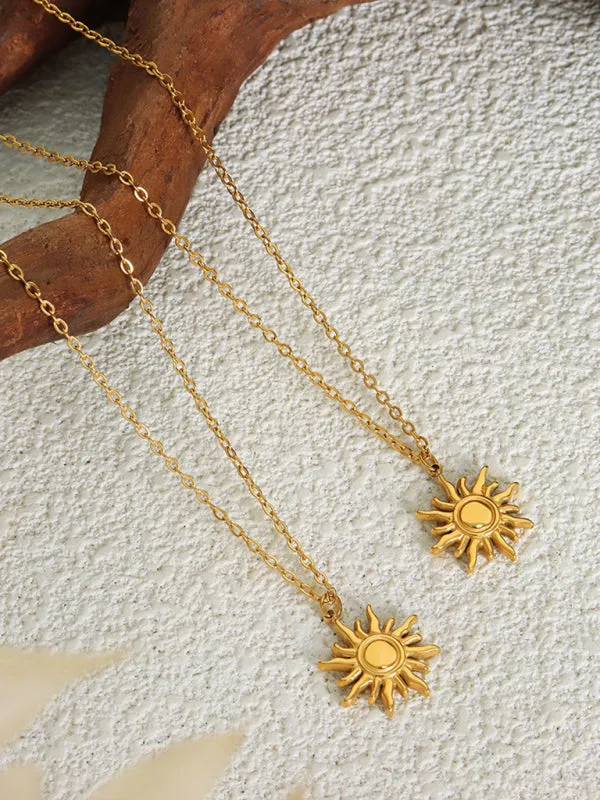 New clavicle chain fashionable simple small sun pendant titanium steel necklace