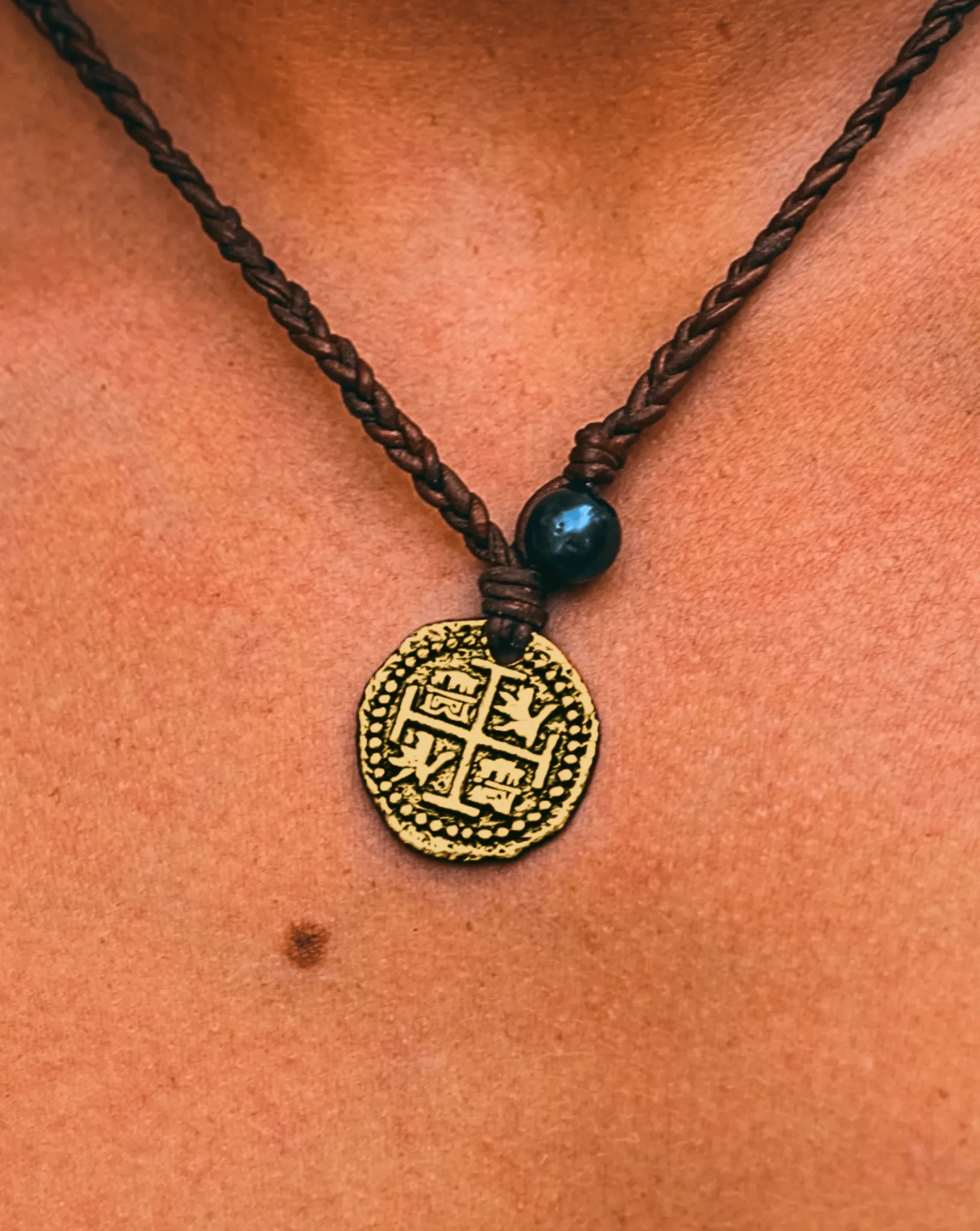 Salvador Coin (Gold)
