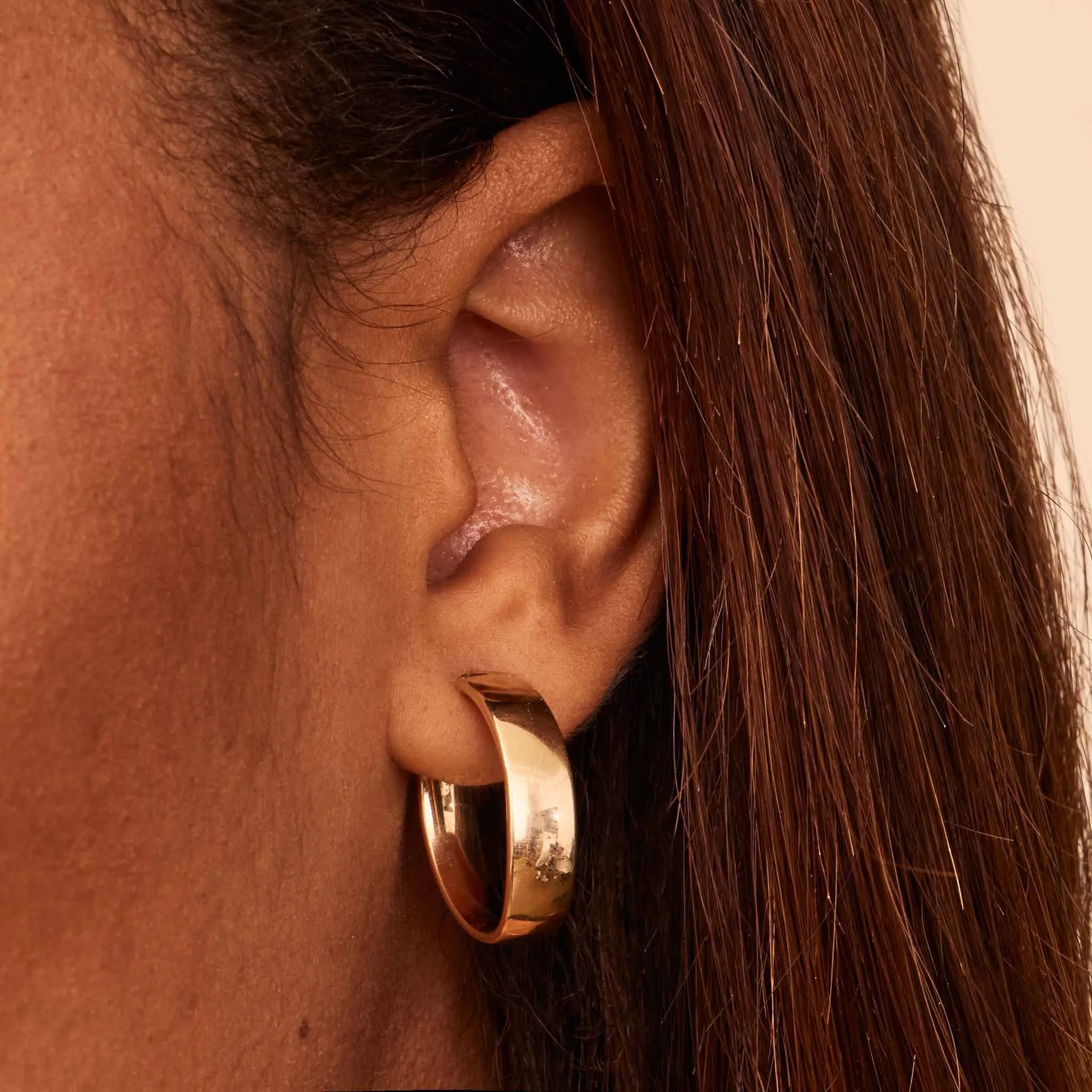 The One Midi Oval Hoops